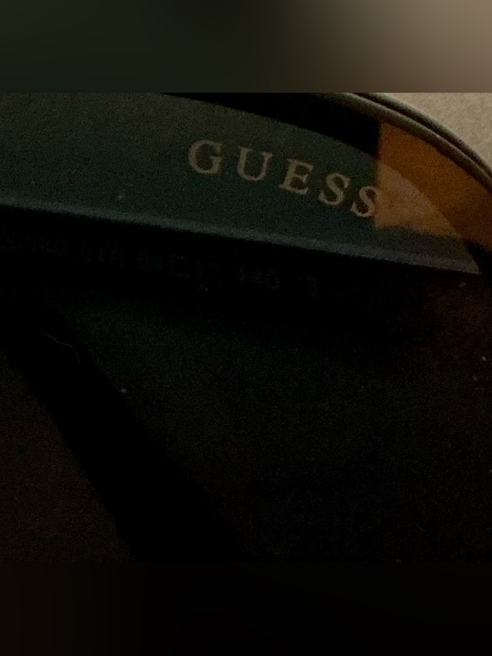 🕶️Guess Black Sunglass Temple with Logo - Picture 2 of 3